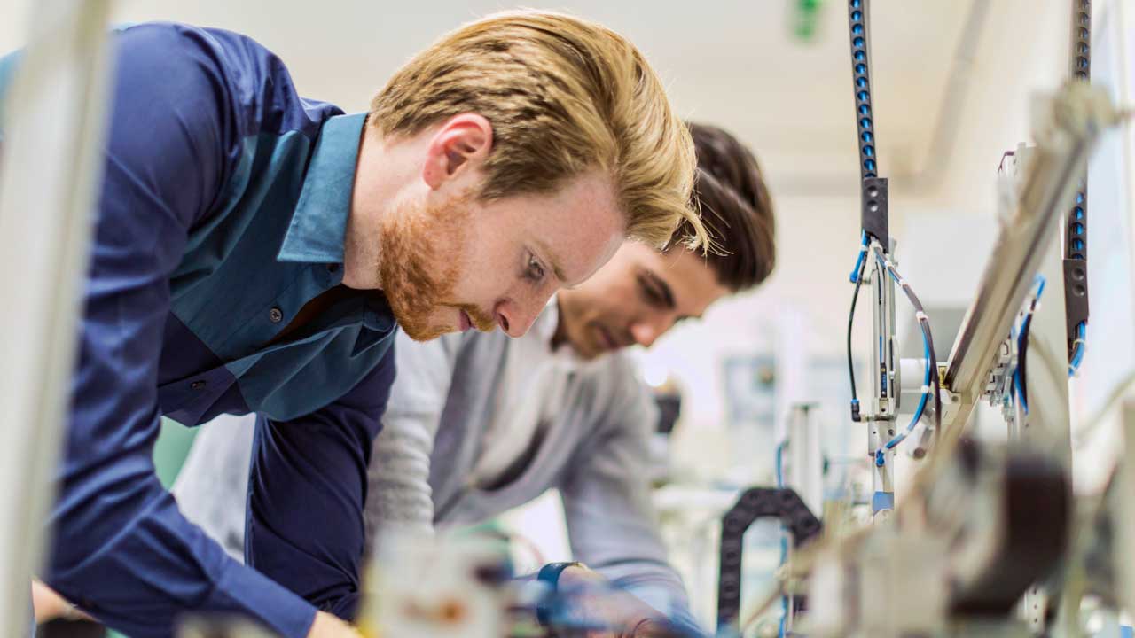 Electrical-Engineers-in-Lab